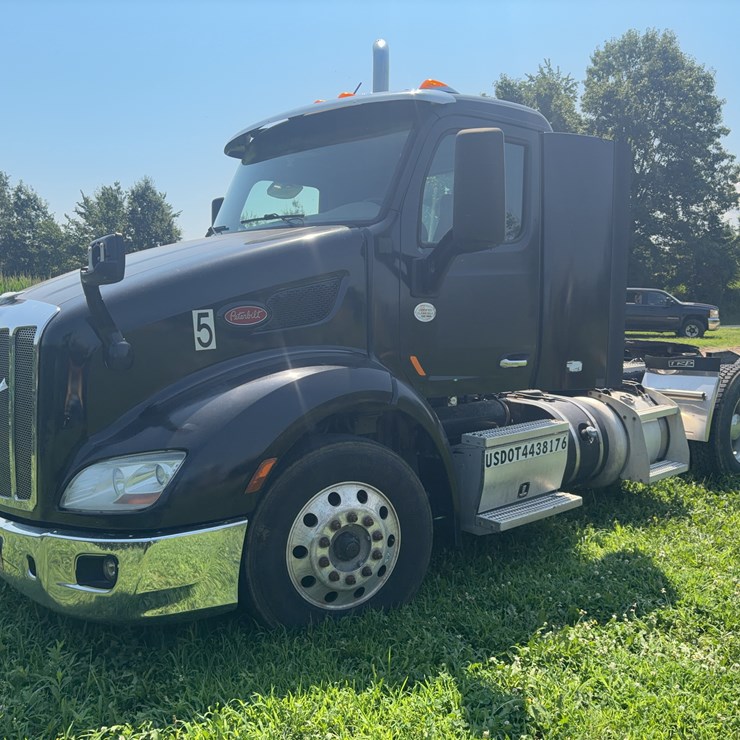2017 Peterbuilt 567 Model