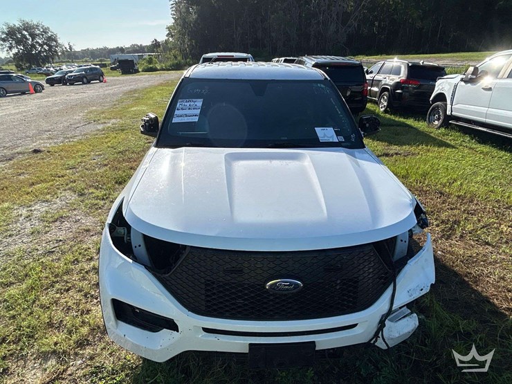 2020-ford-explorer-image-22