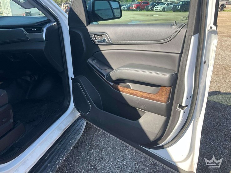 2018-chevrolet-tahoe-image-25