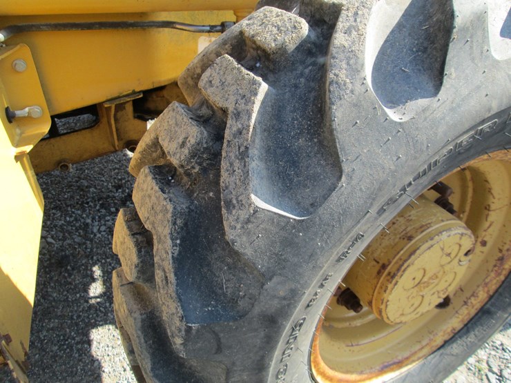 2004-caterpillar-420d-image-23