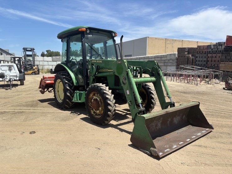 john-deere-5220-image-2