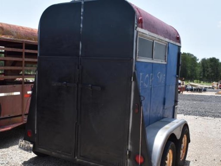 2-horse-horse-trailer-(plate-#-fhs-x94)-image-5