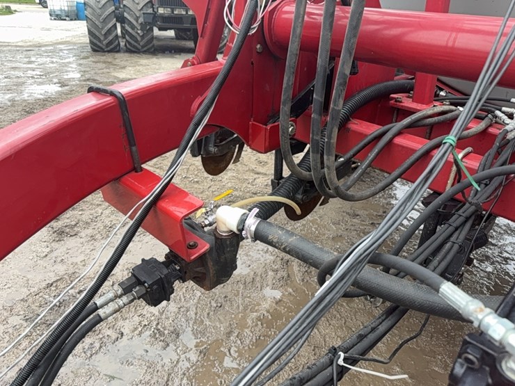case-ih-2800-image-14