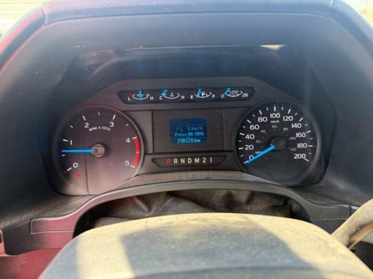 2016-ford-f550-xl-image-12