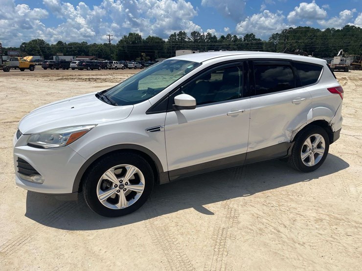 2015-ford-escape-se-image-1