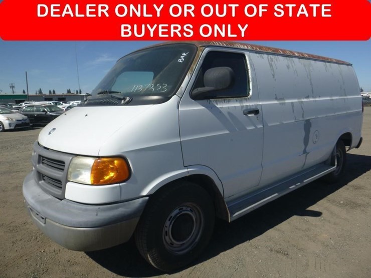 2003-dodge-ram-van-image-1