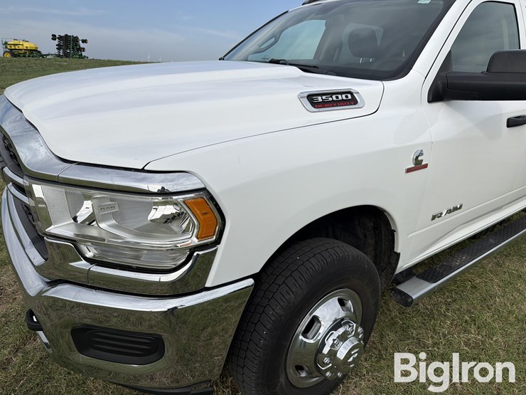 2019-ram-3500-hd-image-16
