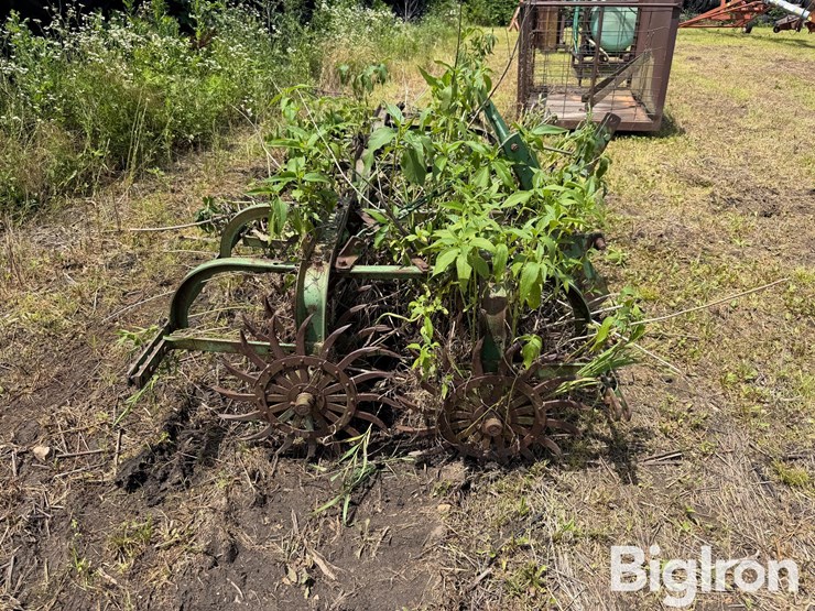 john-deere-3-section-rotary-hoe-image-4