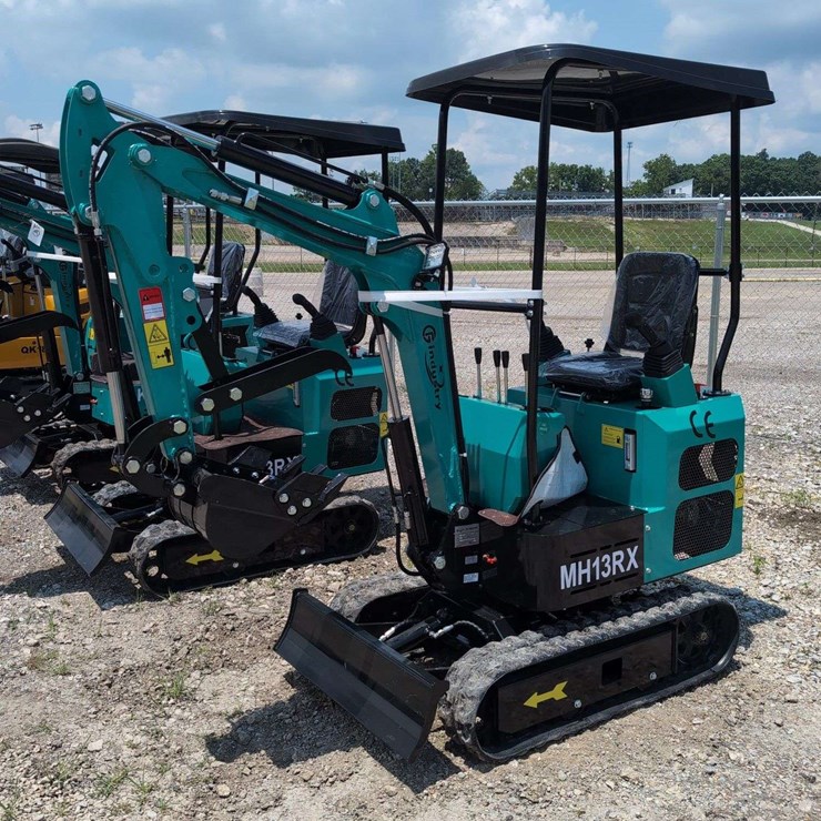 CFG Industries Mini Excavator - MH13RX