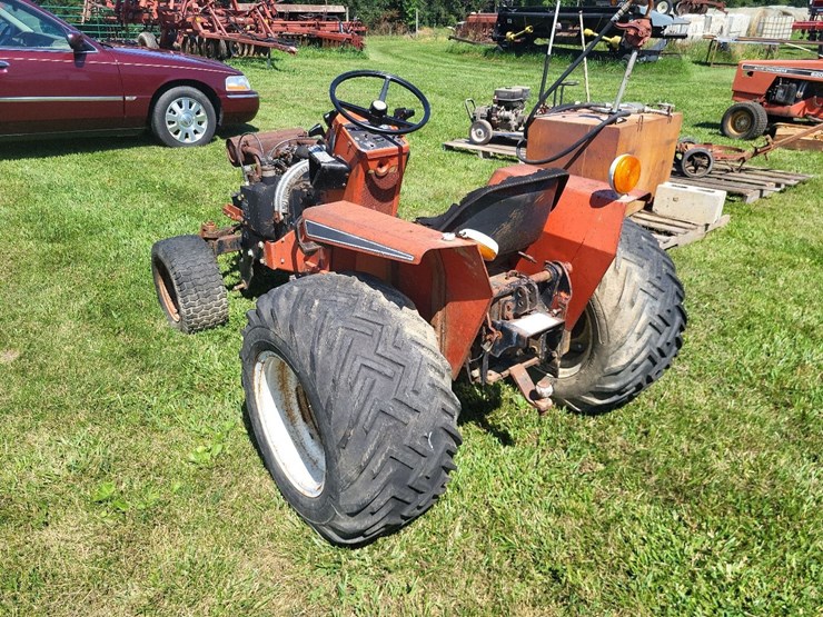 simplicity-garden-tractor-w/engine-and-hydrostat-transmission---parts-image-3
