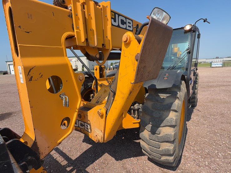 2011-jcb-510-56-image-14
