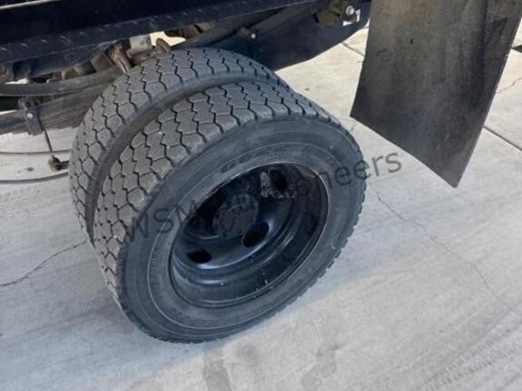2017-ford-f550-image-7