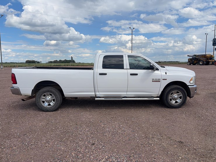 2016-dodge-2500-image-4