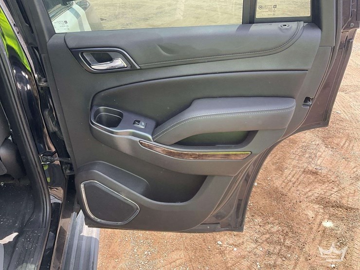 2020-chevrolet-tahoe-image-25