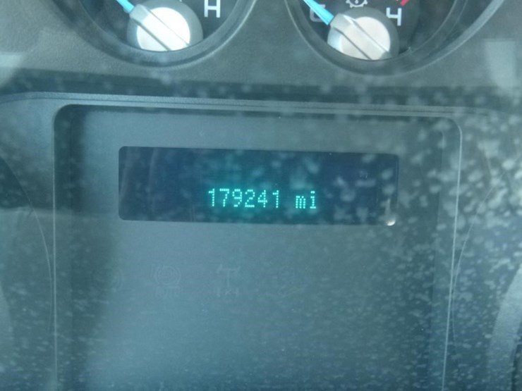 2011-ford-f550-image-25