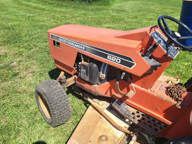 allis-chalmers-620-garden-tractor-w/mower-deck-image-12