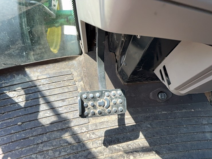 john-deere-7520-image-42