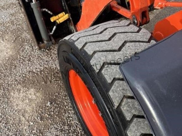 kubota-r420s-image-10