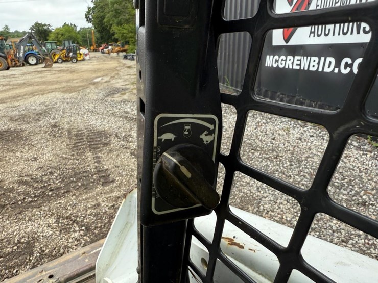 2022-bobcat-t550-image-21