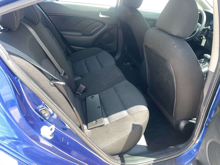 2017-kia-forte-4-door-sedan-(174,799-miles)-image-16