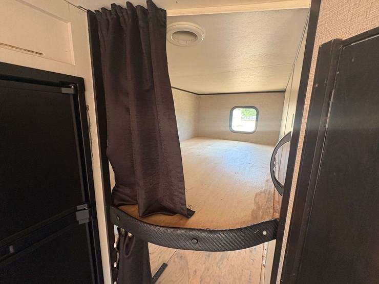 2022-jayco-"jayflight"-27'-travel-trailer-image-24