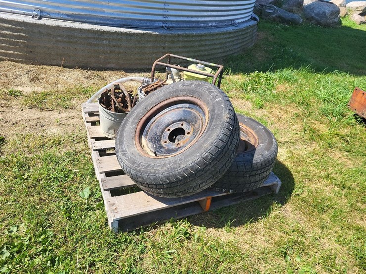 (2)-buckets-of-horse-shoes,-(2)-235/60r15-tires,-(1)-honda-wb20t-gas-motor-w/transfer-pump-image-4