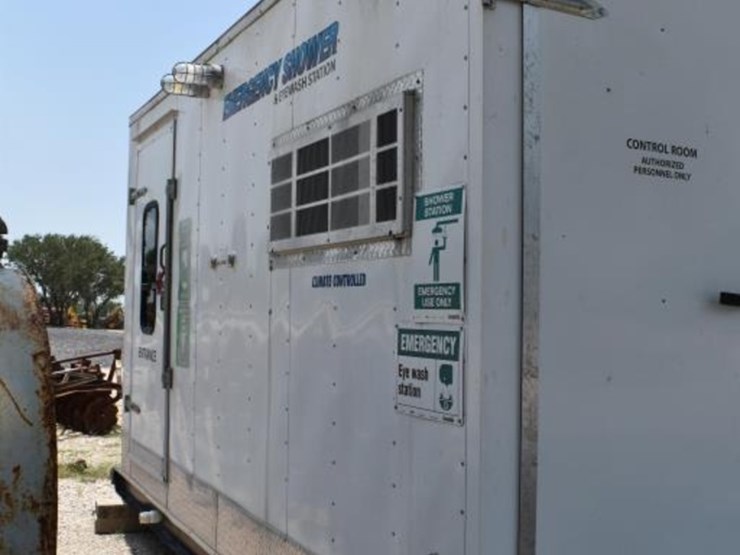 emergency-shower-and-eyewash-station-image-5