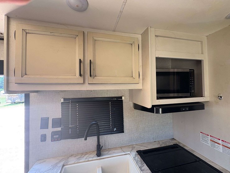 2022-jayco-"jayflight"-27'-travel-trailer-image-21