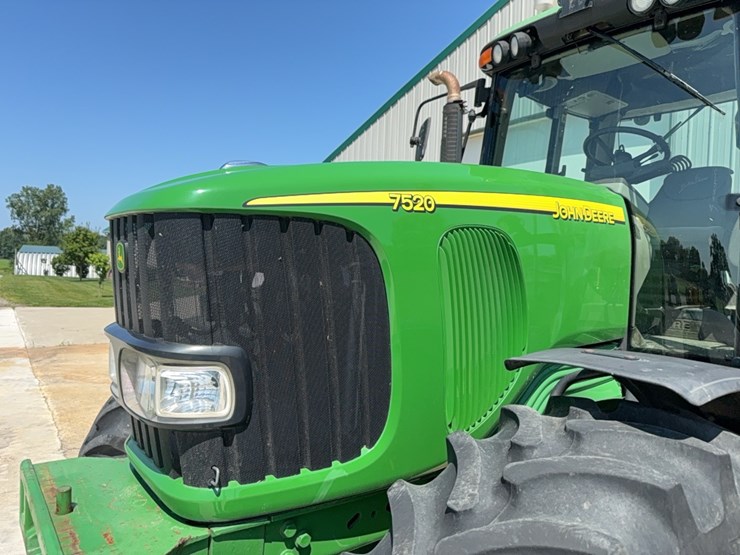 john-deere-7520-image-16