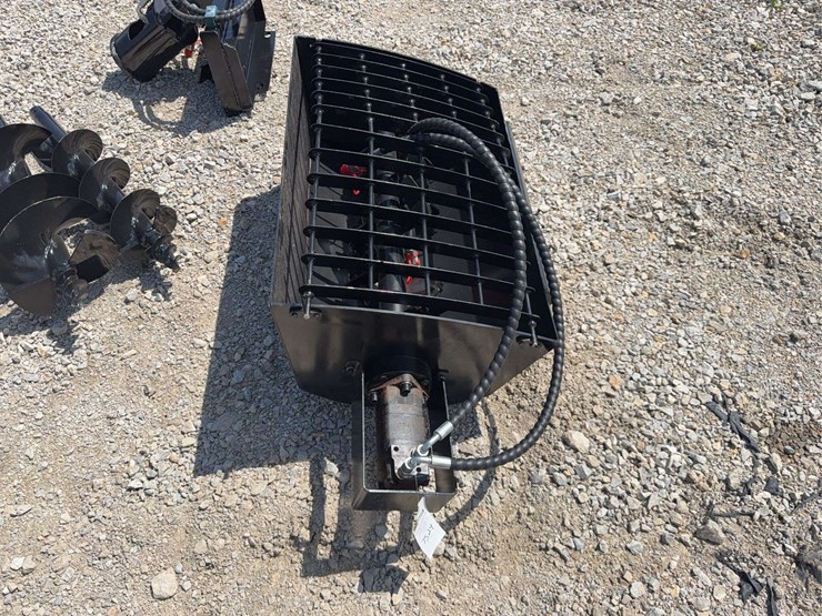 35”-hydraulic-mini-skid-steer-mixing-bucket-image-2
