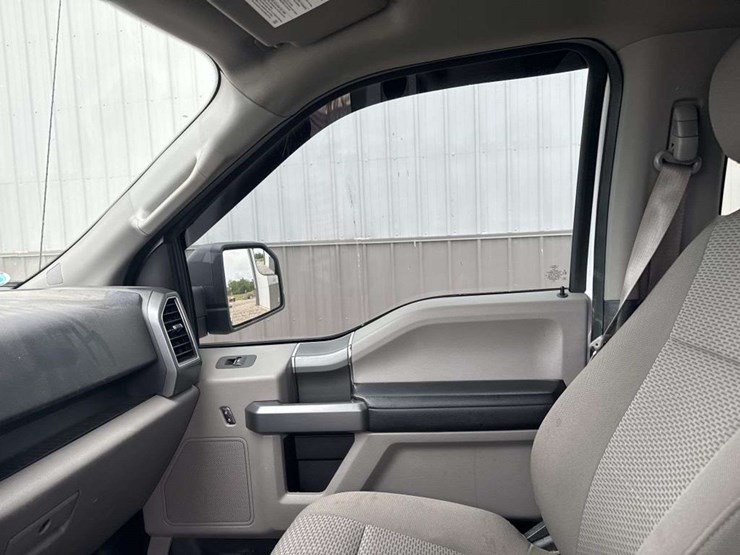 2019-ford-f150-xlt-image-11