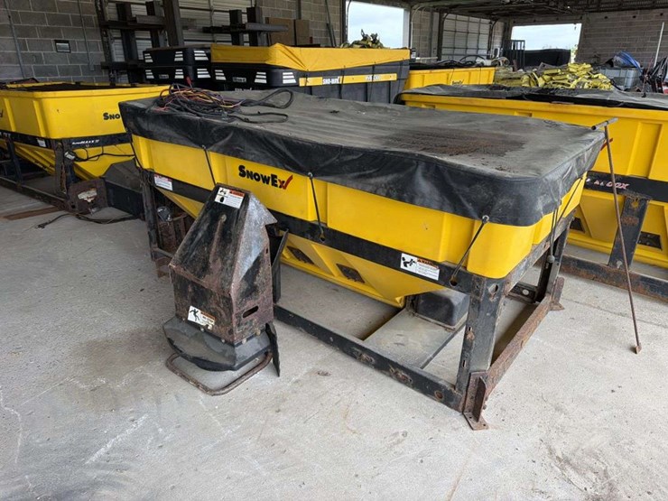 snow-ex-sp-9300-8ft-salt-spreader-image-1