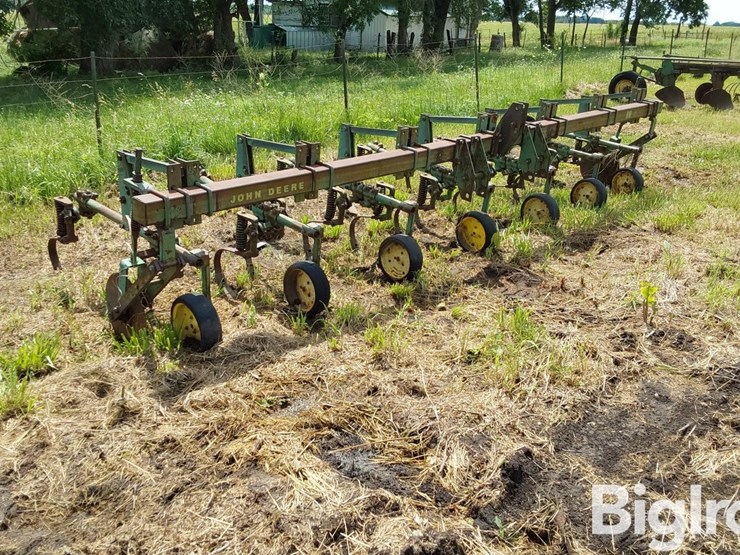 john-deere-6r30"-crop-cultivator-image-3