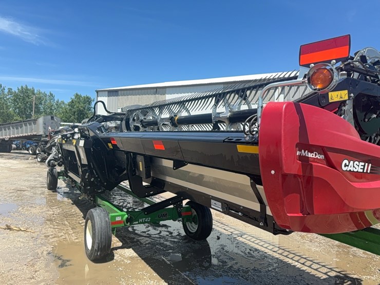 2023-case-ih--fd240-draper-head-image-12