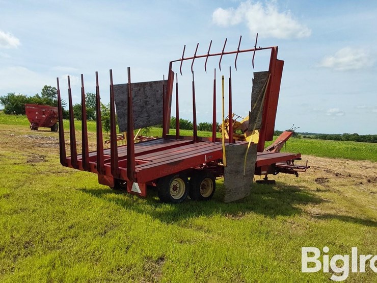 new-holland-1033-image-5