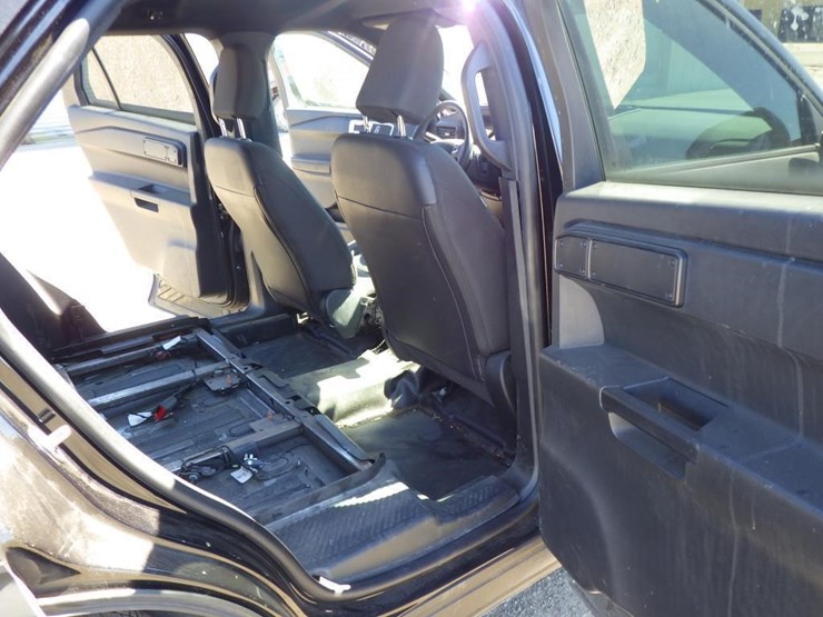 2021-ford-explorer-image-9