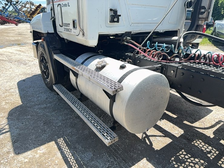 1993-mack-ch613-image-14