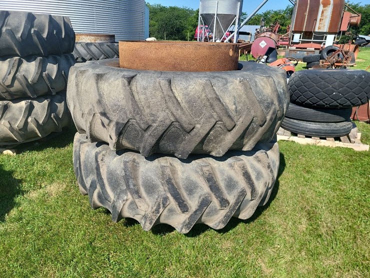 (1)-pair-of-20.8-38-t-rail-duals-w/hardware-image-1