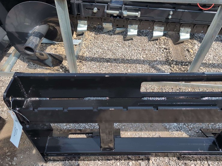 (1)-wolverine-skid-steer-attachment-pff2-13-45w-image-2