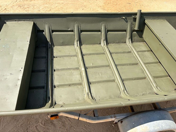 14'-aluminum-jon-boat-w/-trailer-image-17
