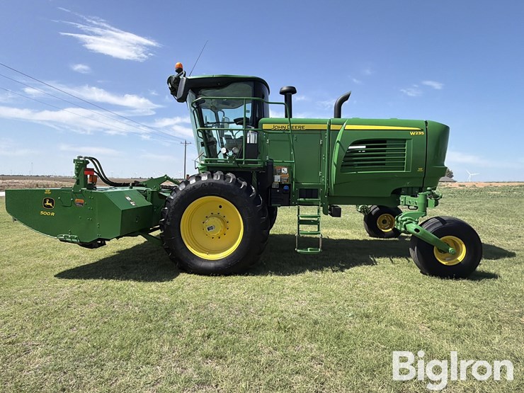 2020-john-deere-w235-image-8