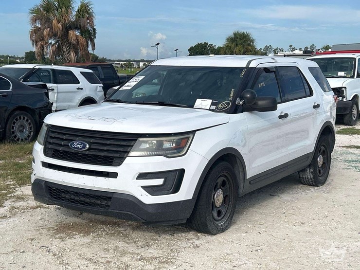 2017-ford-explorer-image-1