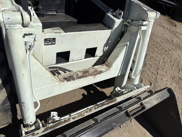 bobcat-725-image-12