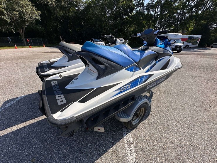 2007-sea-doo-gtx-4-tec-jet-ski,-2006-sea-doo-gtx-4-tec-jet-ski,-w/2017-triton-dual-ski-trailer-image-18