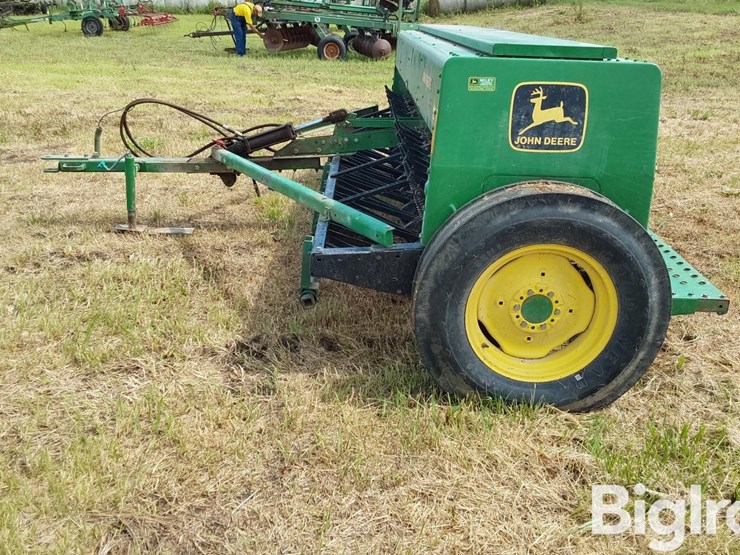john-deere-450-image-8