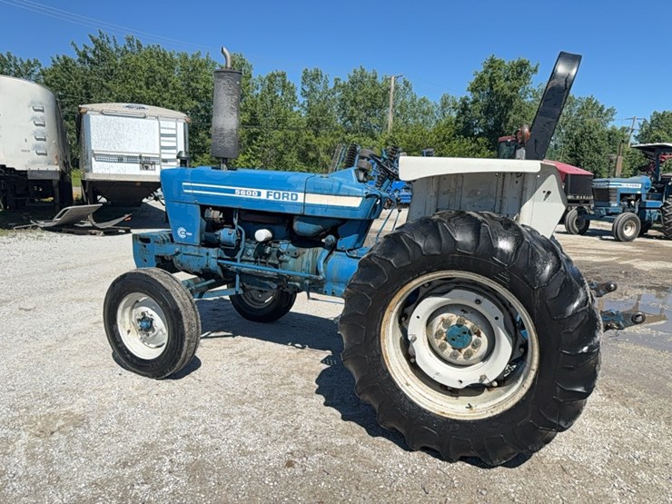 1977-ford-5600-image-9