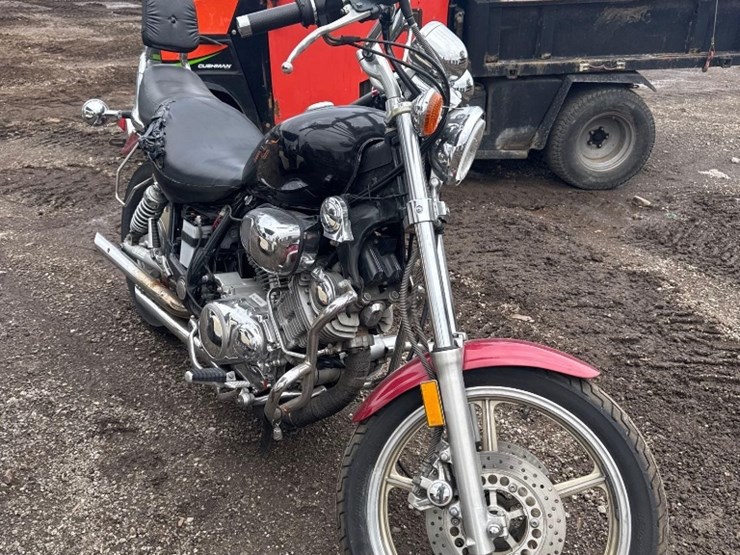 1997-yamaha-xv750-motorcycle-image-2