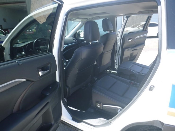 2017-toyota-highlander-image-7