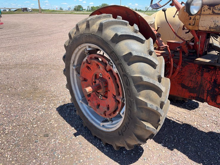 1958-case-801-b-tractor-image-34