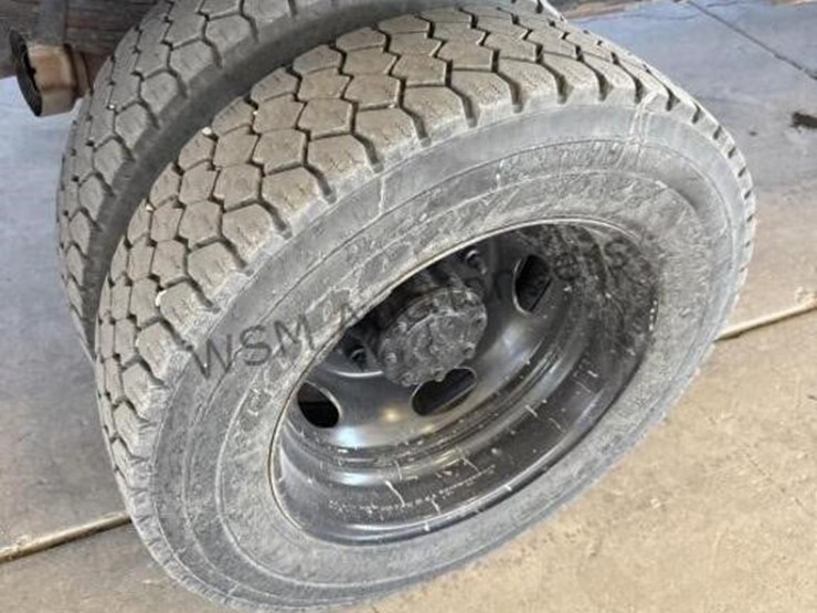 2017-ford-f550-image-11